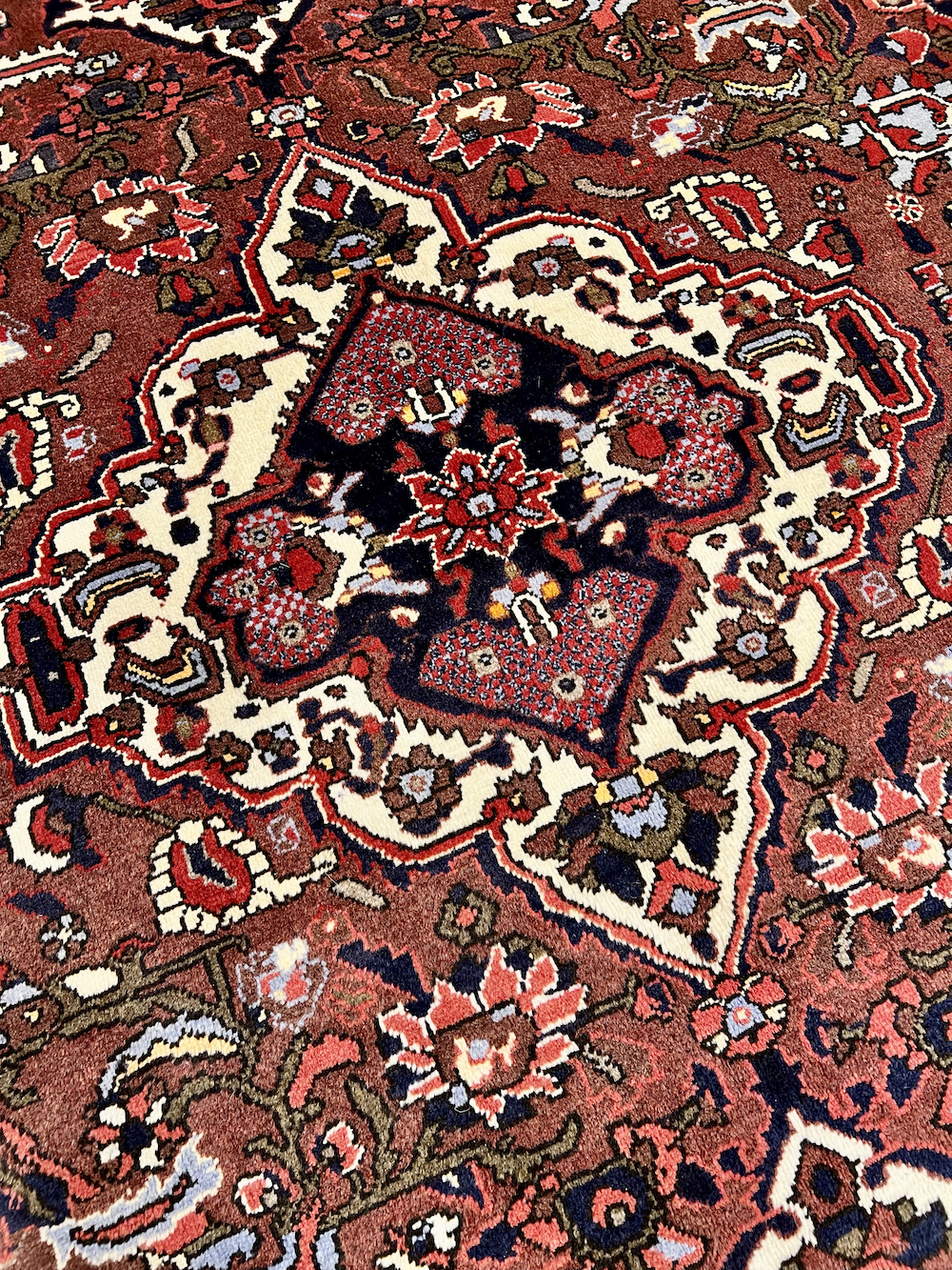 BAKHTIARI-A 3.05m x 2.15m