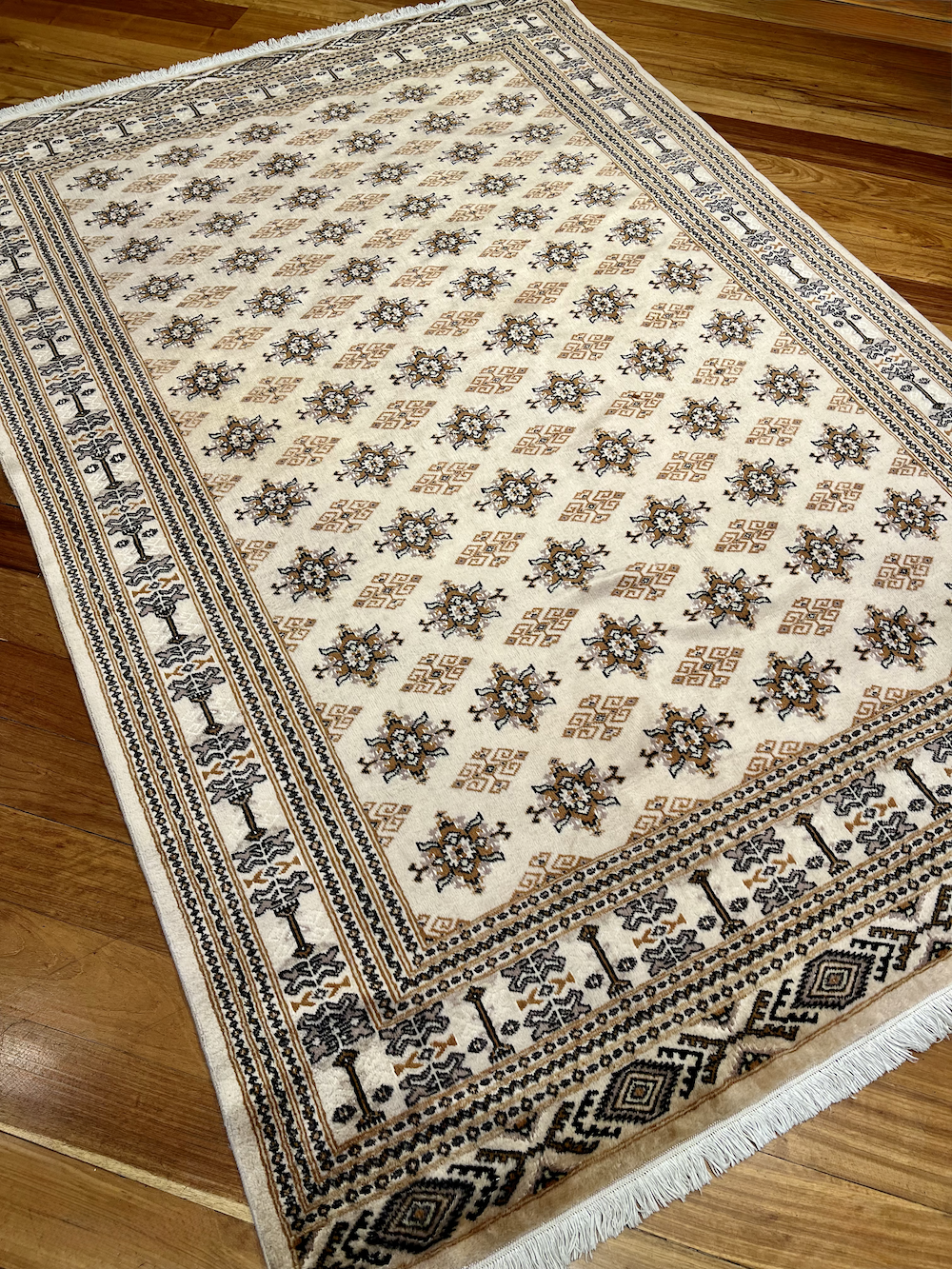 BOKHARA-B 2.50m x 1.70m