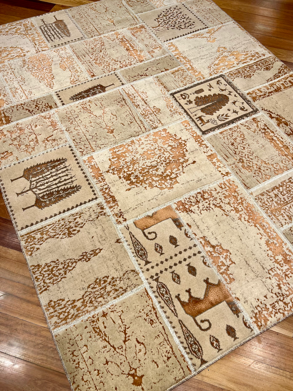 PATCHWORK-B 2.38m x 1.82m