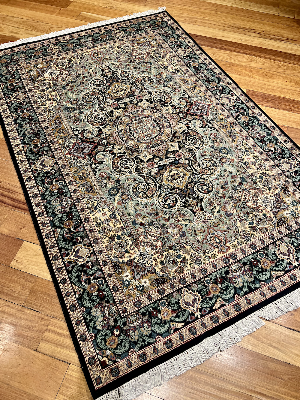 COLECCIÓN ABBASI-A 2.13m x 1.40m