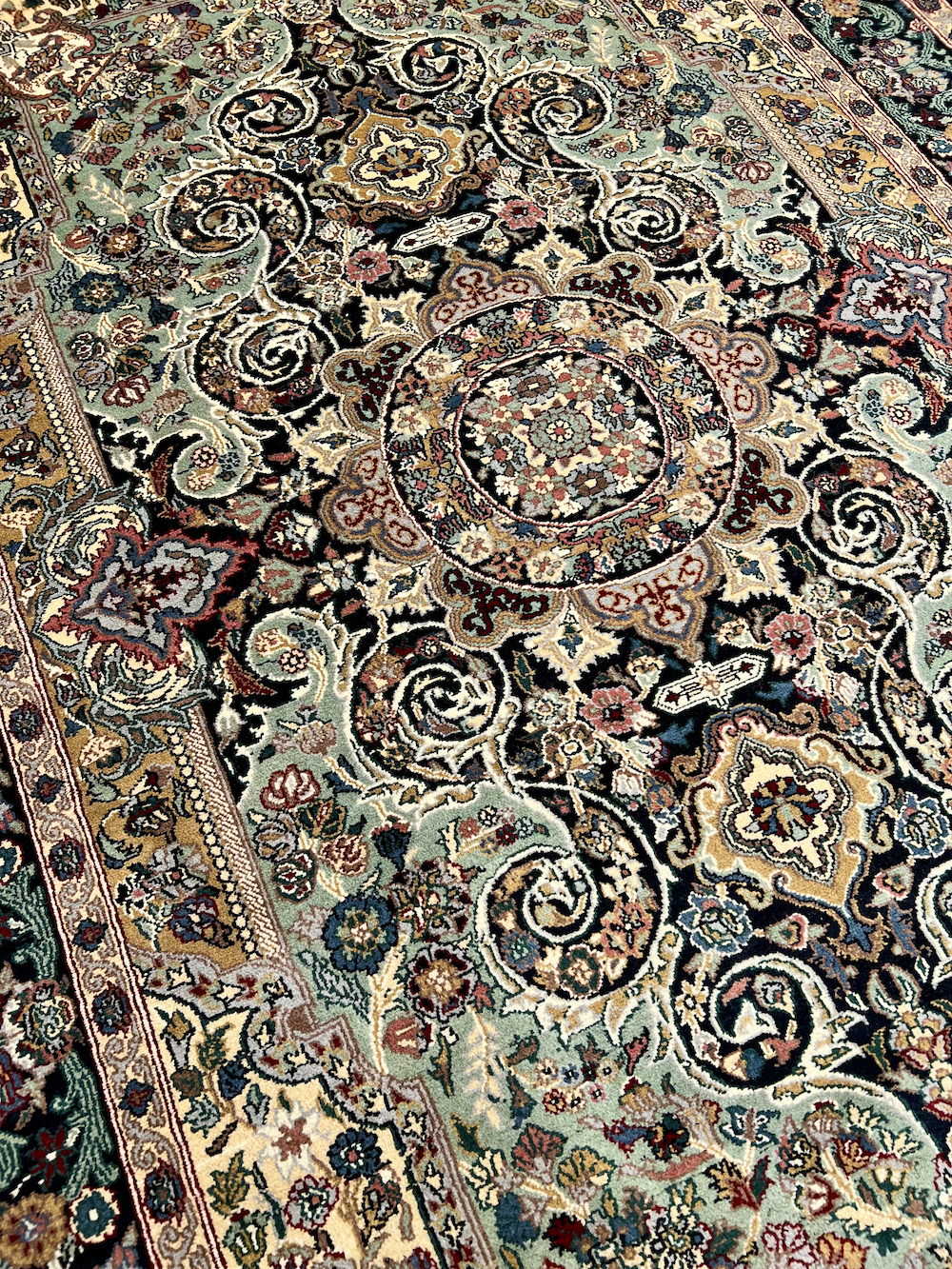 COLECCIÓN ABBASI-A 2.13m x 1.40m