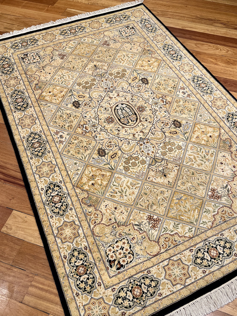 COLECCIÓN ABBASI-B 2.23m x 1.40m