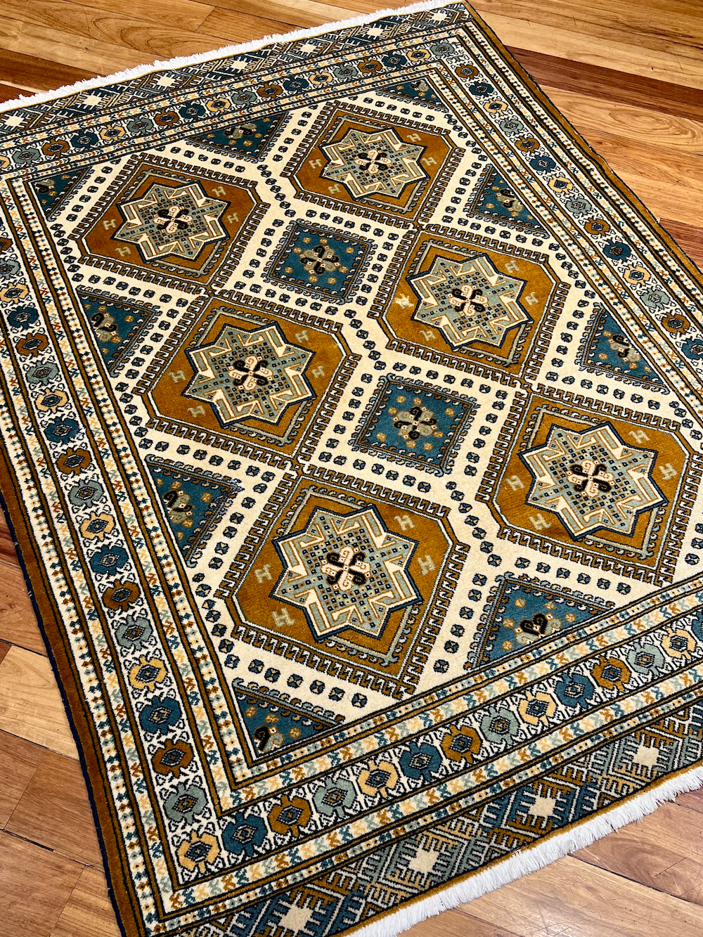 BOKHARA-F 1.90m x 1.42m