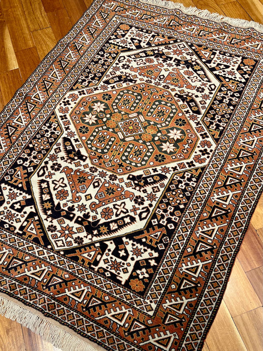 AFSHARI-E 1.80m x 1.32m