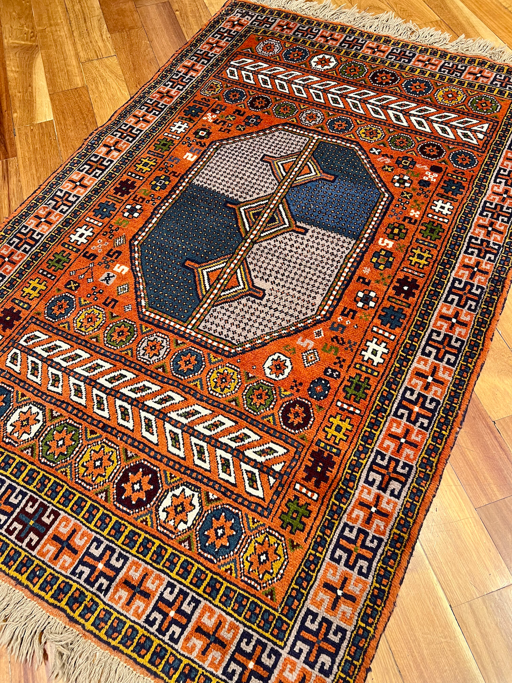 AFSHARI-H 1.85m x 1.20m