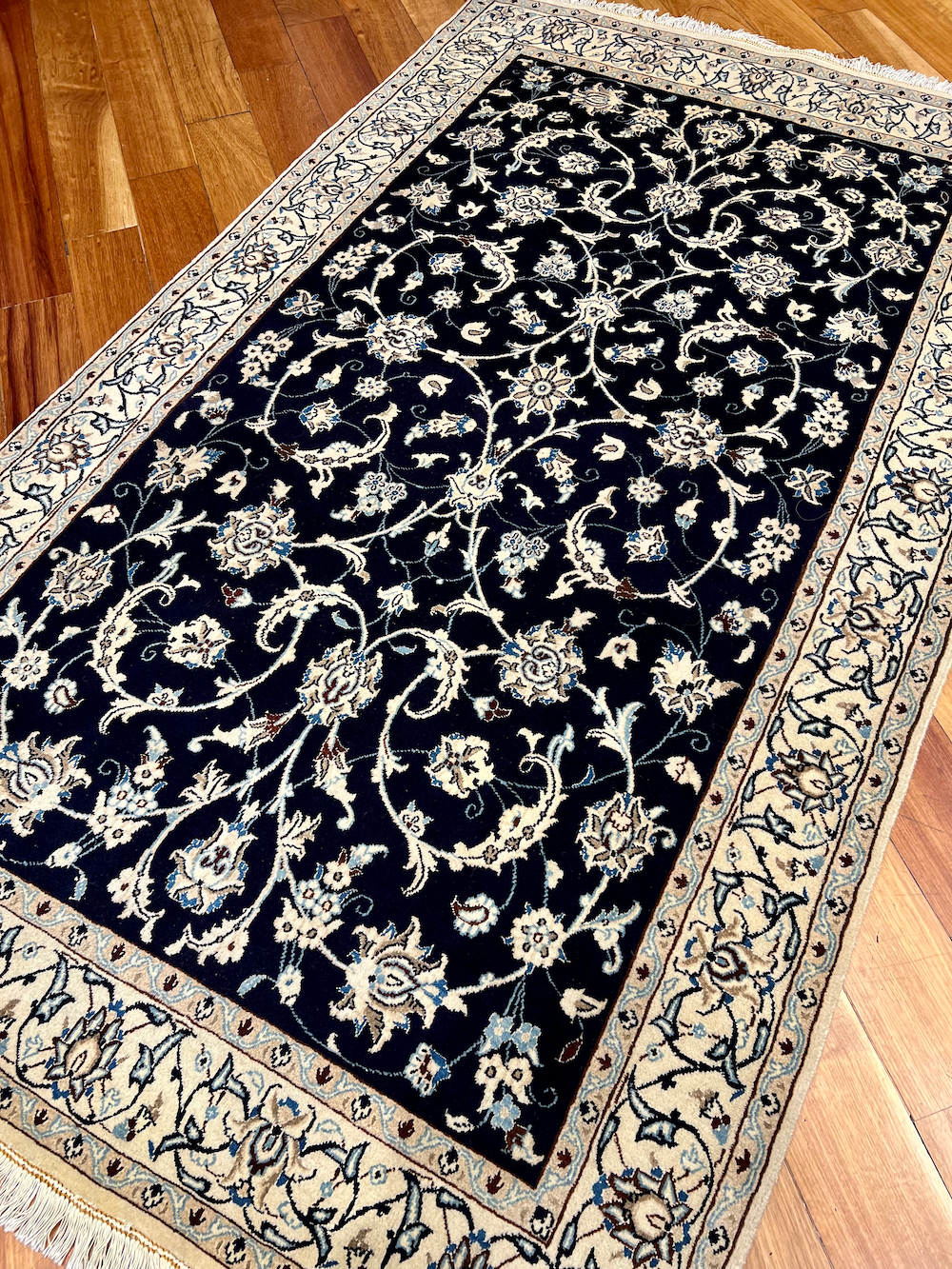 COLECCIÓN ABBASI-E  2.08m x 1.27m