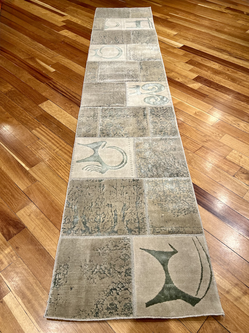 PATCHWORK-J 4.11m x 0.84m