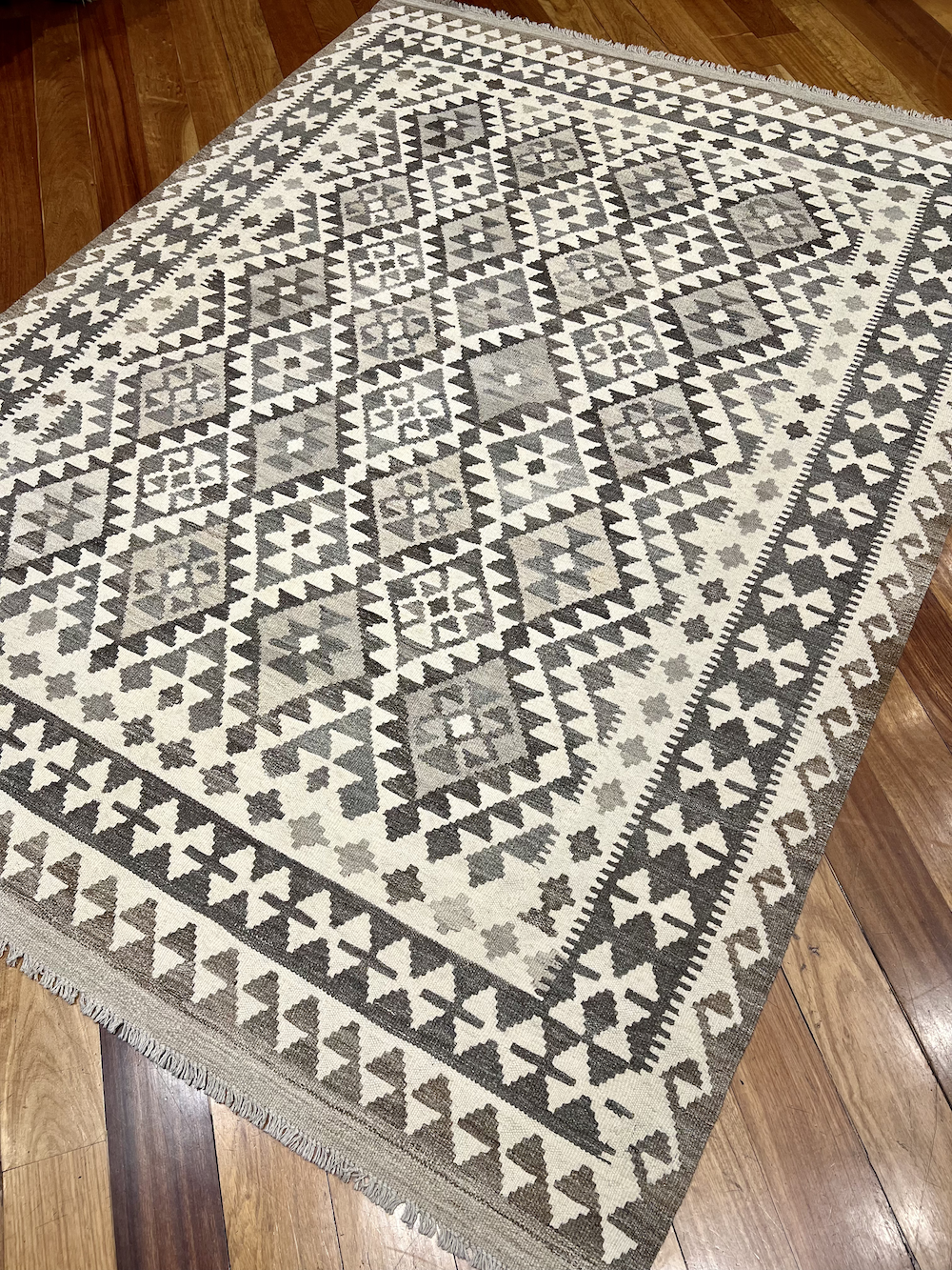 KILIM MEIMENEH-V 2.40m x 1.79m