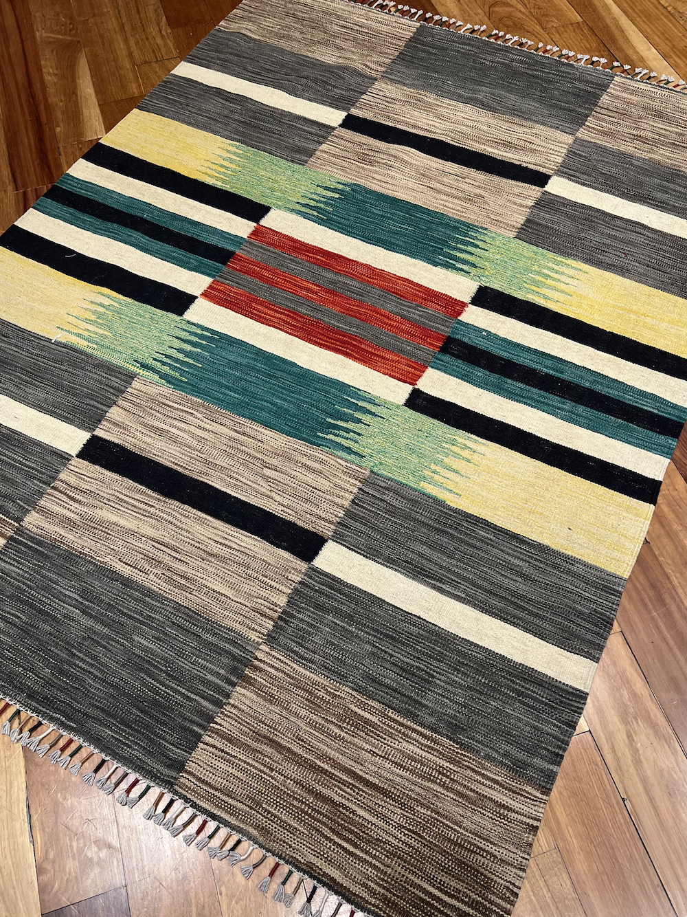 KILIM MEIMENEH-A4 1.98m x 1.50m