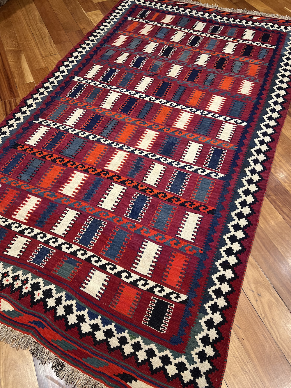 KILIM SHIRAZ-I. 2.90m x 1.50m