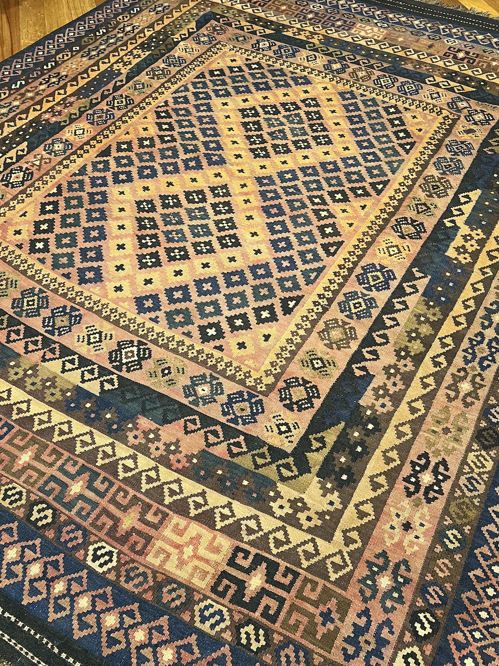 KILIM MEIMENEH-F6 3.08m x 2.56m