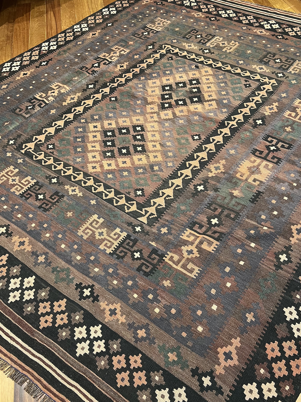 KILIM MEIMENHE-F8 2.90m x 2.38m