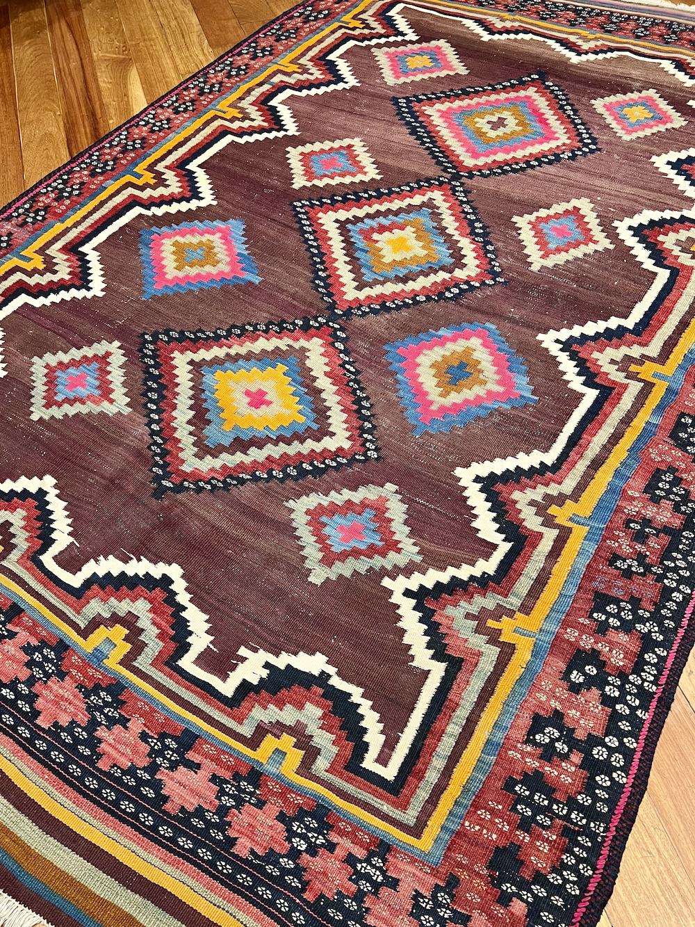 KILIM BAKHTIAR-A 2.95m x 1.85m