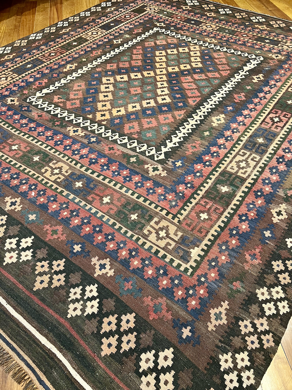 KILIM MEIMENEH-J7 3.29m x 2.53m