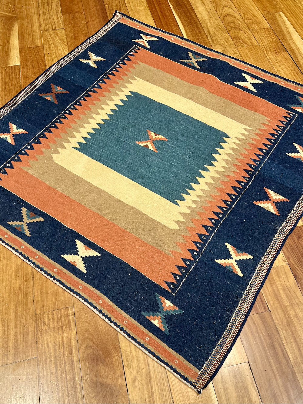 KILIM SOFREH-E 1.45m x 1.45m