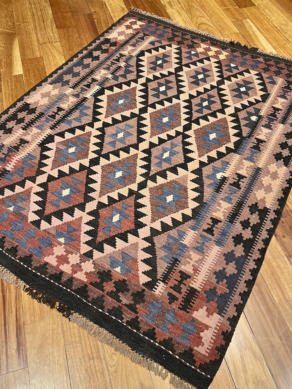 KILIM MEIMENEH-L4 1.80m x 1.38m