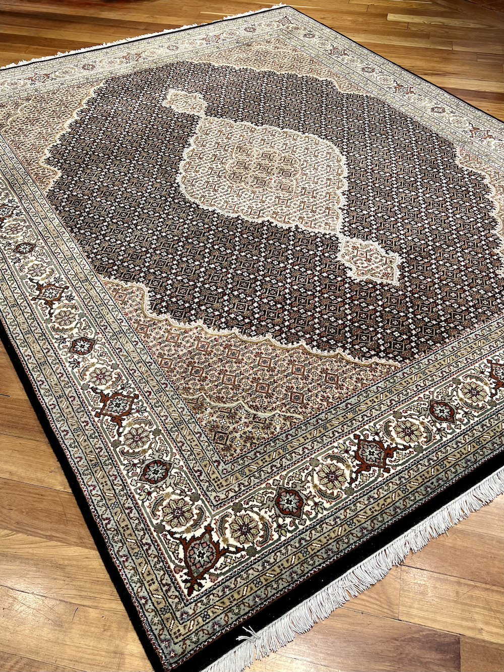 TABRIZ-C 3.02m x 2.37m