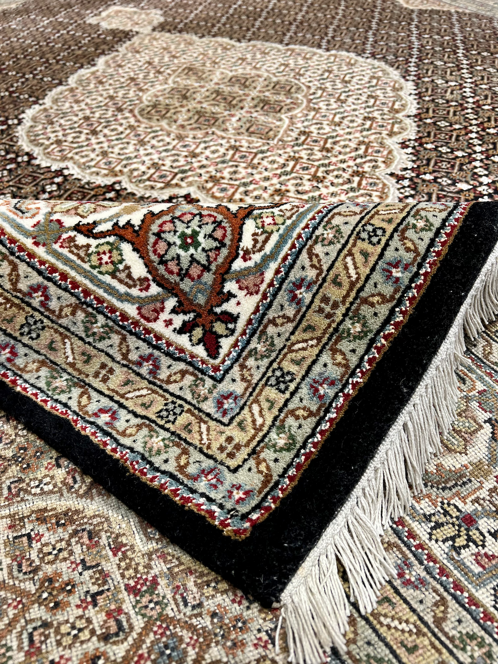 TABRIZ-C 3.02m x 2.37m