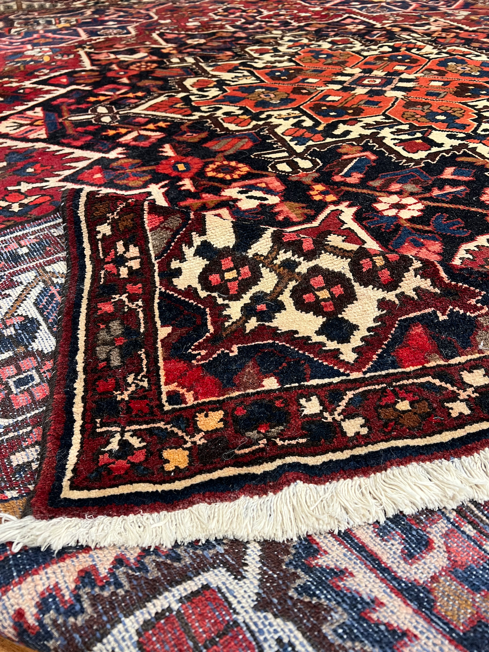 BAKHTIARI-E 3.90m x 3.10m