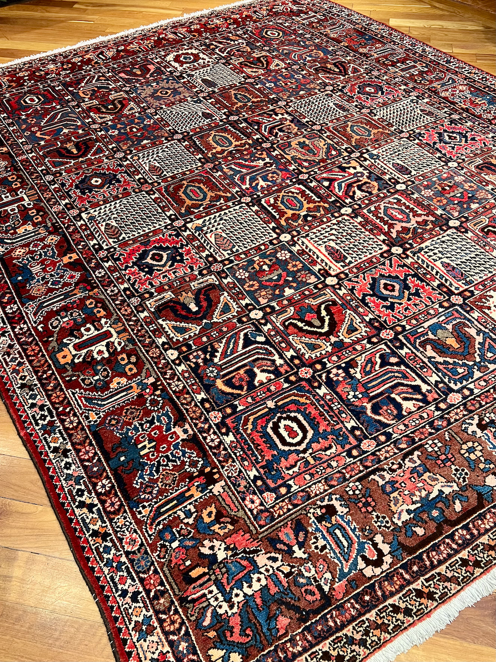 BAKHTIARI-G 3.60m x 2.95m