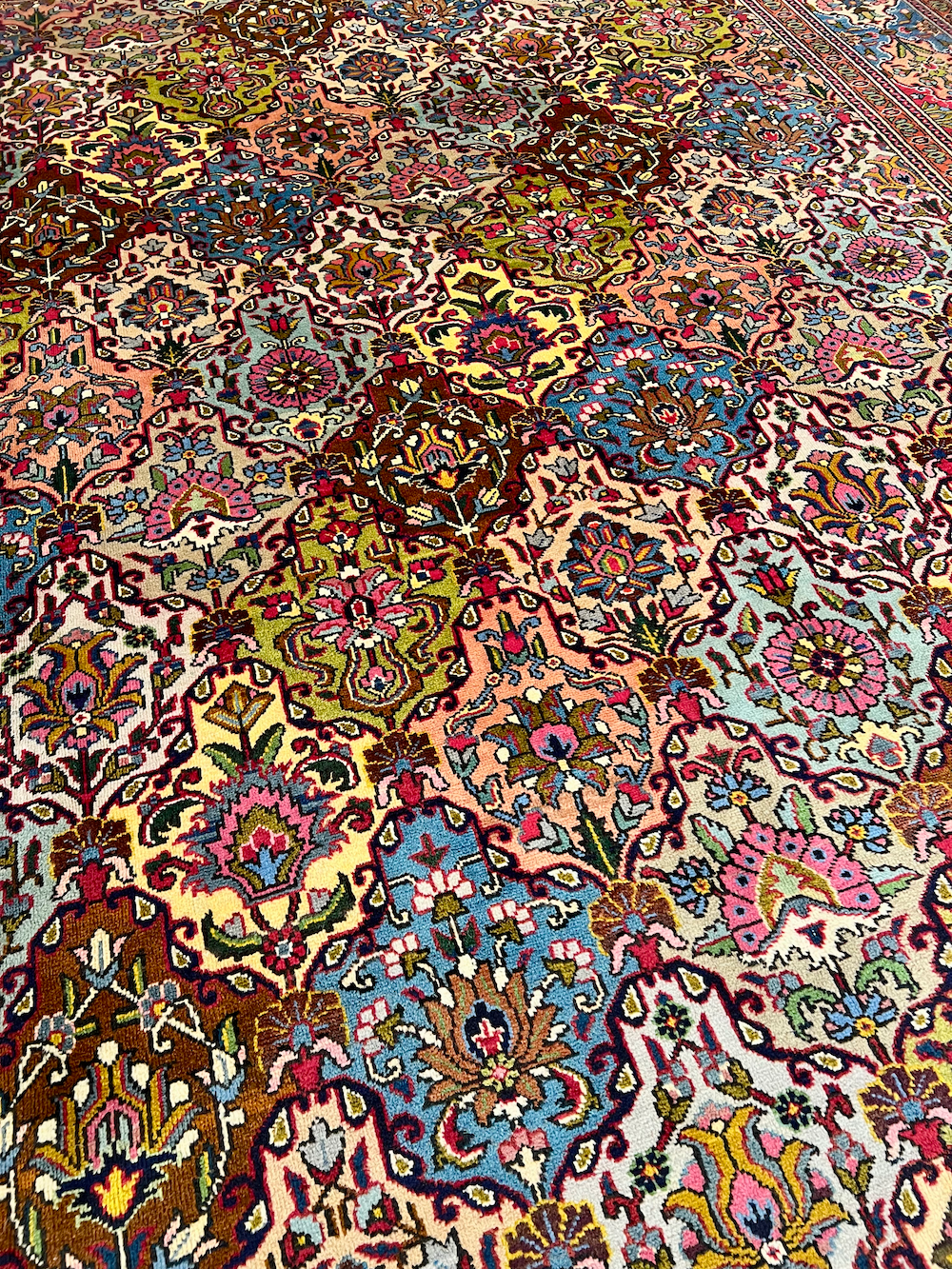 TABRIZ-E 3.75m x 3.00m