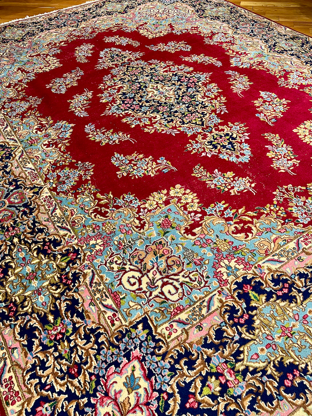 KERMAN ANTIGUO 4.20m x 3.10m