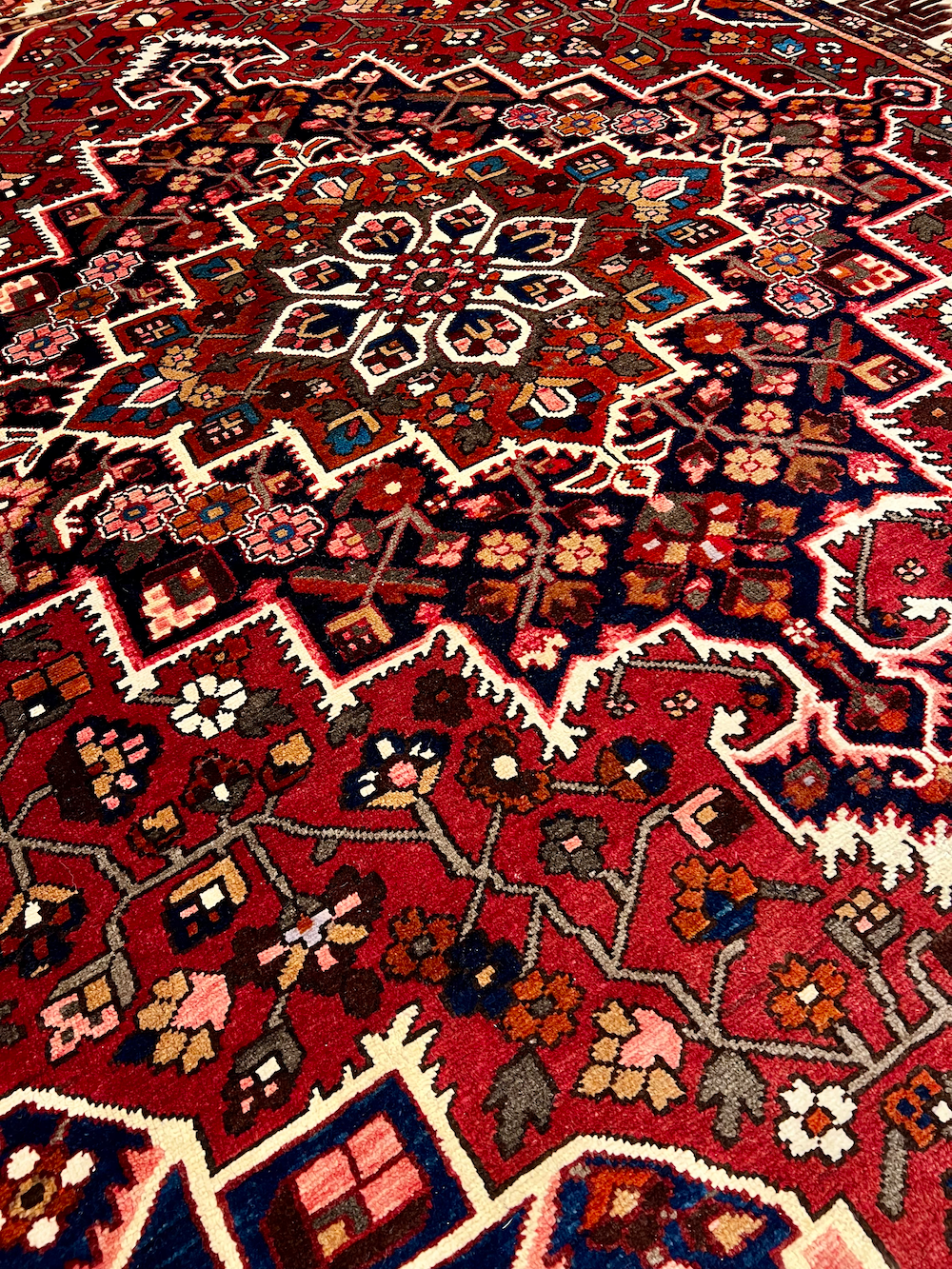BAKHTIARI-H 3.95m x 3.20m