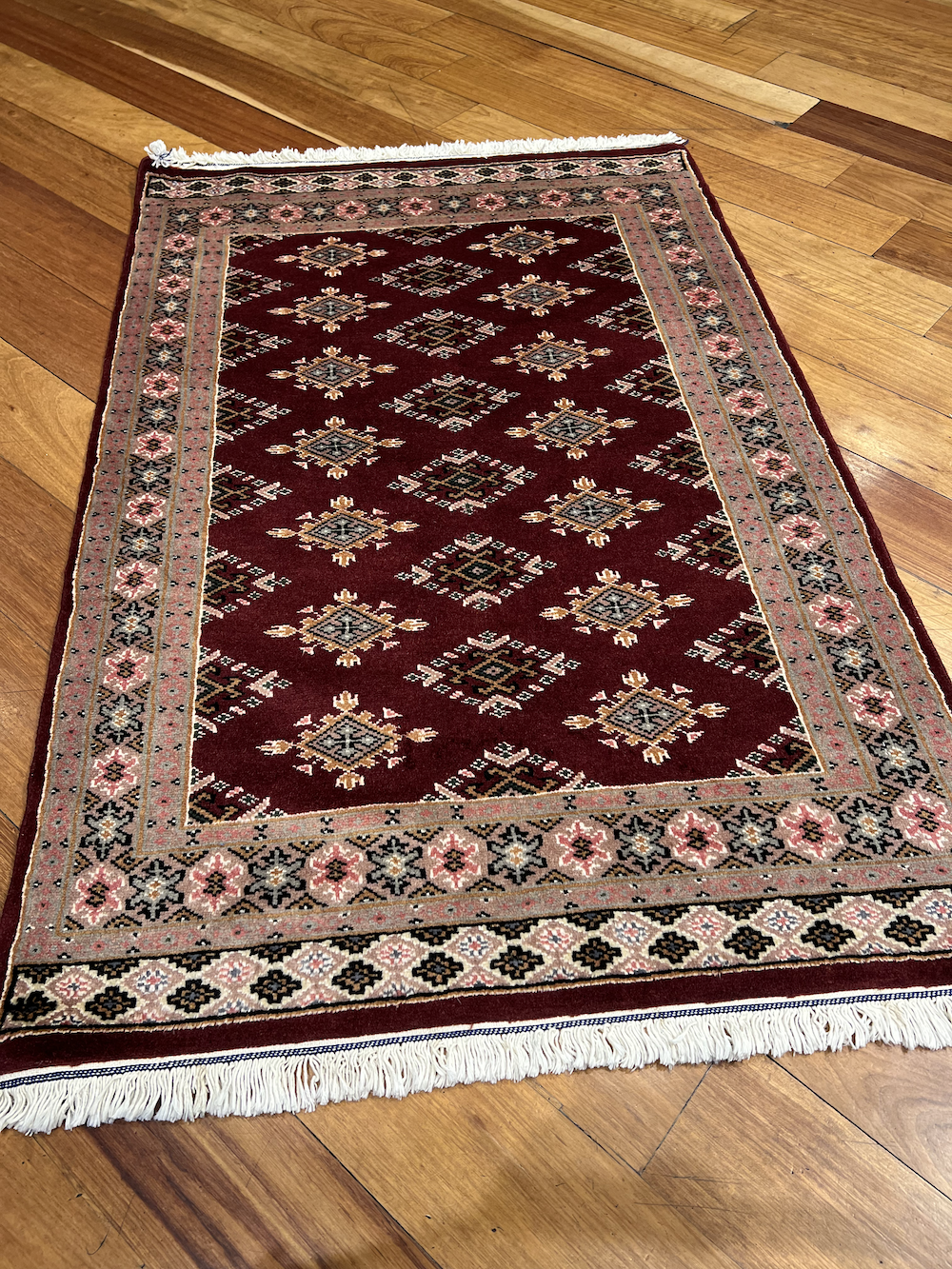 BOKHARA-V. 1.22m x 0.81m