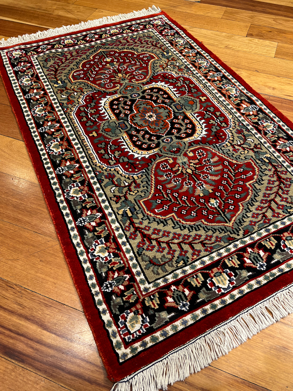 SILK-F 1.27m x 0.77m