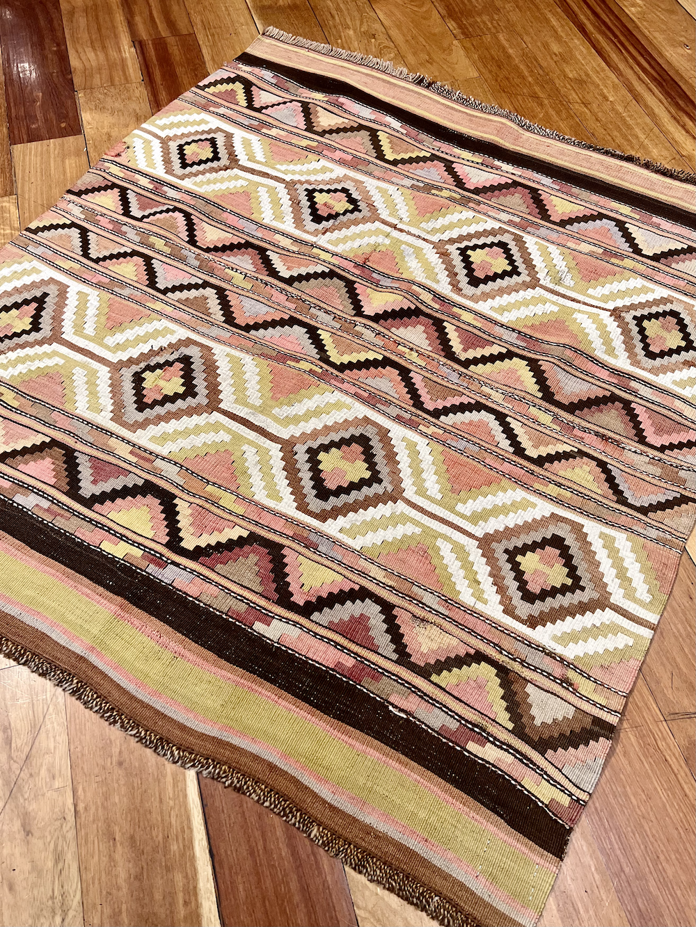 KILIM ANATOLIA 1.17m x 1.06m